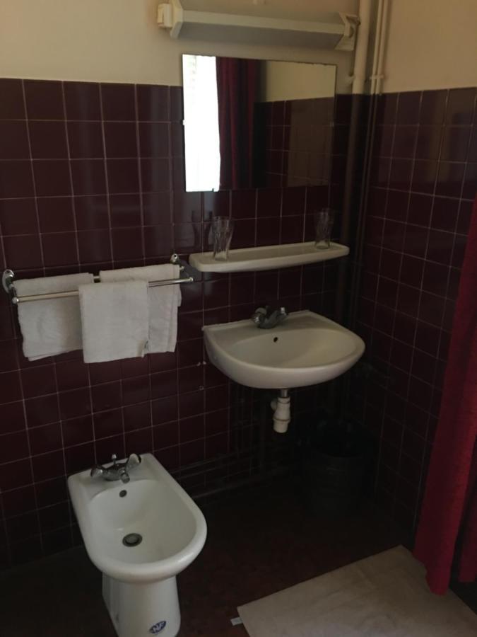 A La Pinte Du Nord Hotell Paris Eksteriør bilde